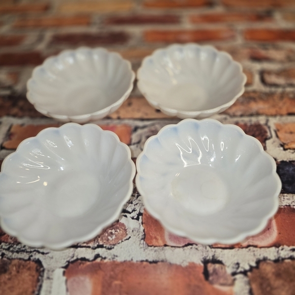 Vintage Hazel Atlas Swirl Fruit Bowls Set Of 4 - Picture 1 of 8